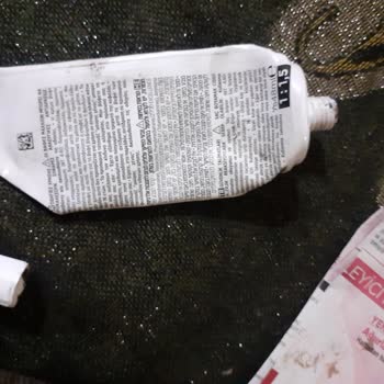 Loreal Paris 10 Numara Açık Sari Boya İçinden Siyah Boya Çıkması