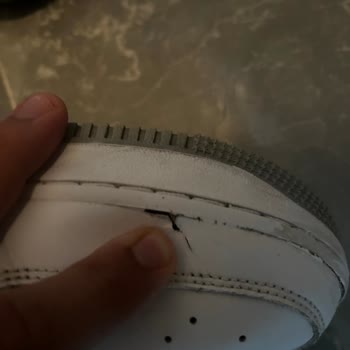 Sneaks Up Air Force 'larım Tabanla Ayakkabı Bitiminden Ayrıldı