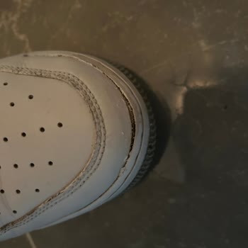 Sneaks Up Air Force 'larım Tabanla Ayakkabı Bitiminden Ayrıldı