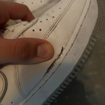 Sneaks Up Air Force 'larım Tabanla Ayakkabı Bitiminden Ayrıldı