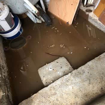 Edremit Belediyesi Yağmur Suyu Evlerimiz Basıyor, Acil Çözüm İstiyoruz