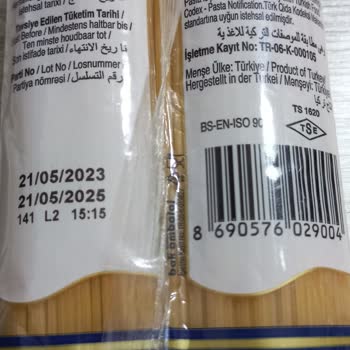 Nuh'un Ankara Makarnası Makarnanın İçindeki Siyahlıklar