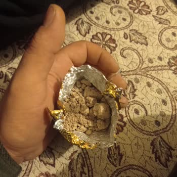 A101 Ülker Çikolata Tuzlu Karamel Ve Bademli Sütlü Çikolata