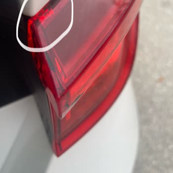 2021 Seat Leon Arka Stop Lambalarının Kendiliğinden Çatlaması