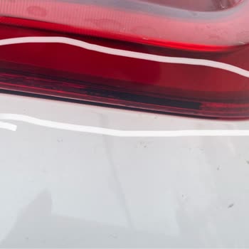 2021 Seat Leon Arka Stop Lambalarının Kendiliğinden Çatlaması