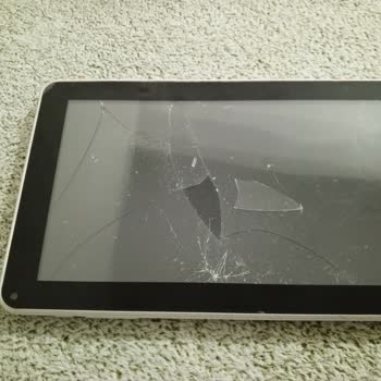 PTT Kargo İle Gönderdiğim Tabletin Ekranın Kırılması
