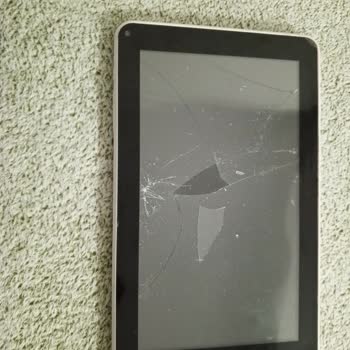 PTT Kargo İle Gönderdiğim Tabletin Ekranın Kırılması