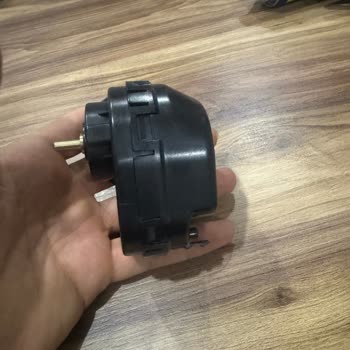 Warmhaus Kombimin 3 Yollu Vana Motoru Kırıldı.