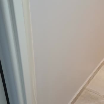 Polisan Boya Bej Diye Aldık, Lila Çıktı