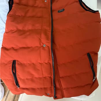 Slazenger Yeni Aldığım Montumun Boyası Her Yere Bulaştı