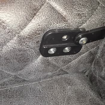 Gündoğdu Mobilya Deforme Olan Koltuk