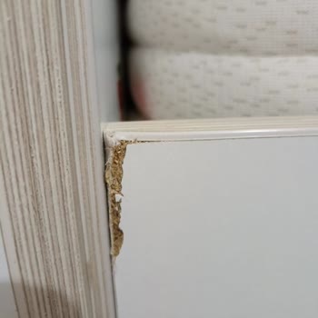 Çilek Mobilya Aldığımız Bazanın Bir Köşesi Hasarlı Geldi