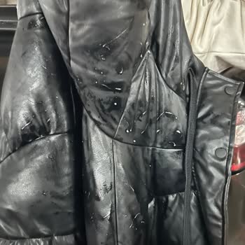 Pull & Bear Montu Köpürüyor