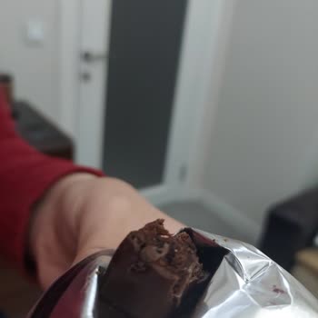 Eti Gıda Eti Brownie İntense'in İçinden Plastik Parça Çıktı