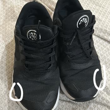 Yırtılan Nike Ayakkabı Ve FLO İlgisizliği