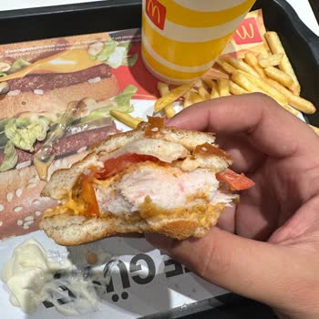 McDonald's Pişmemiş Tavuk Eti