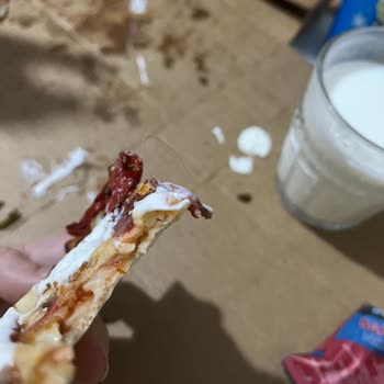 Domino's Pizza Pizzadan Saç Çıkması