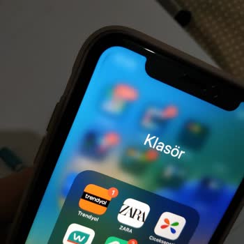 Apple Garanti Hizmeti ( Ekran Da Leke Oluşumu Mevcut )