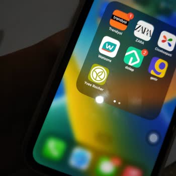 Apple Garanti Hizmeti ( Ekran Da Leke Oluşumu Mevcut )