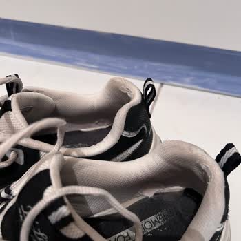 Skechers Ayakkabı İç Dış Yırtılma Ve Ses Gelmesine Rağmen Garanti Yok