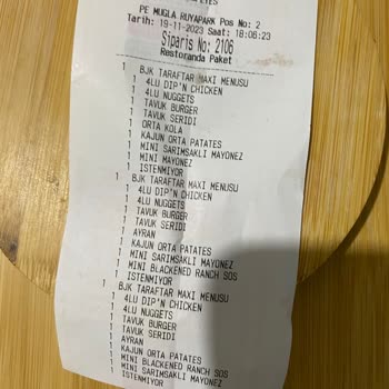 Popeyes Yemekte Kıl Çıktı