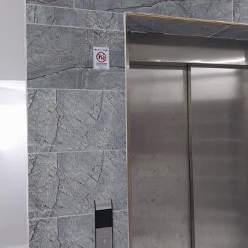 Yükselen Umut Asansör Asansörlerin Sürekli Arızalı Veya Kapalı Olması