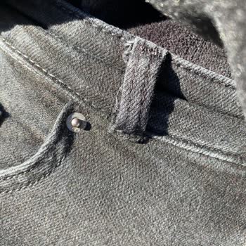 Bershka Pantolonum Yırtık Çıkması