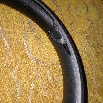 JBL 560bt İç Kısmında Kırık