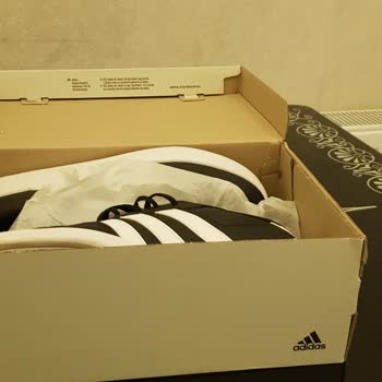 In Street Mağaza Adidas Ayakkabı Mağduriyeti.