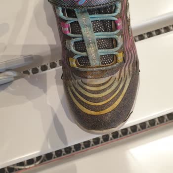 Skechers Yırtılma Ve Aşırı Koku Sorunu