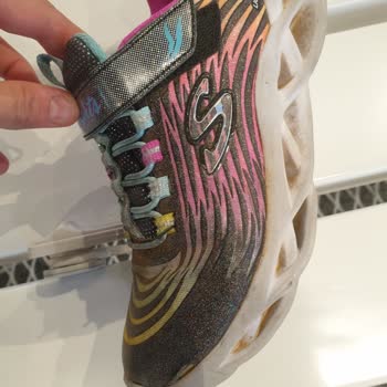 Skechers Yırtılma Ve Aşırı Koku Sorunu
