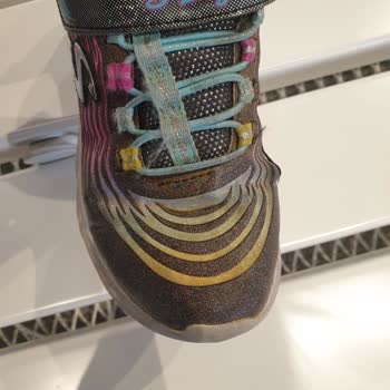 Skechers Yırtılma Ve Aşırı Koku Sorunu