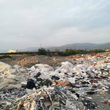 Çevre, Şehircilik Ve İklim Değişikliği Bakanlığı Atılan Moloz Ve Çöpler