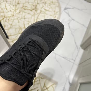 Skechers Pişmanlıktır, 5 Ayda Yırtıldı Marka Yardımcı Bile Olmadı