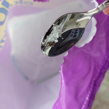 Peros Matik İçinde Böcek