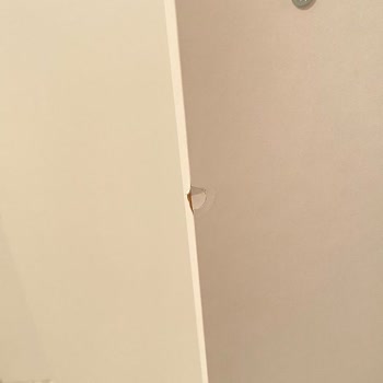 A101'den Aldığım Elbise Dolabına Vida Attığım Her Tarafı Patlıyor.