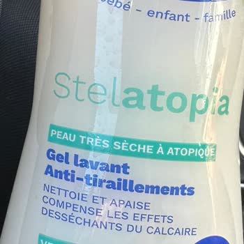 Mustela Şampuan Tahriş Ediyor