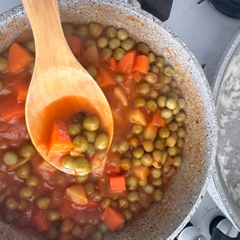 Tat Gıda Tat Konserve Bezelye İçindeki Siyah Cisim