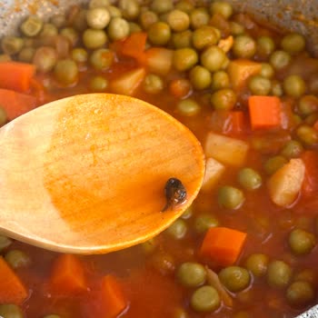 Tat Gıda Tat Konserve Bezelye İçindeki Siyah Cisim