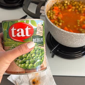 Tat Gıda Tat Konserve Bezelye İçindeki Siyah Cisim