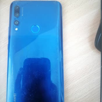 Huawei Cam Kasa Arkasındaki Leke