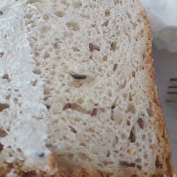 UNO Çok Tahıllı Ekmeğin İçindeki Yabancı Cisim