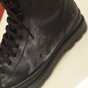 Camper Bot Yağmurda Beyaz Lekeler Oldu Derisinde