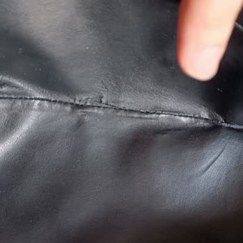 Nine West Çizmenin Deri Soyulması Ve Boya Vermesi