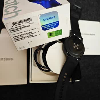 Samsung'un 5 ATM-50 Metre Su Geçirmez Diye Satılan Saati Su Geçiriyor!