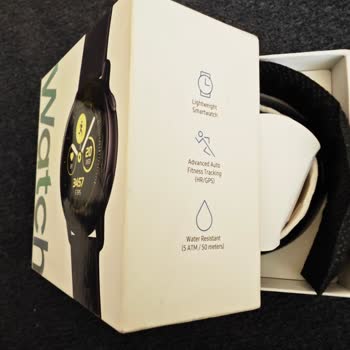 Samsung'un 5 ATM-50 Metre Su Geçirmez Diye Satılan Saati Su Geçiriyor!