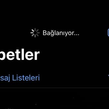 iPhone 11'de WhatsApp Donuyor