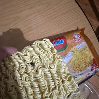 Şoktan Aldığım İndomie Noodle Sinek Çıktı