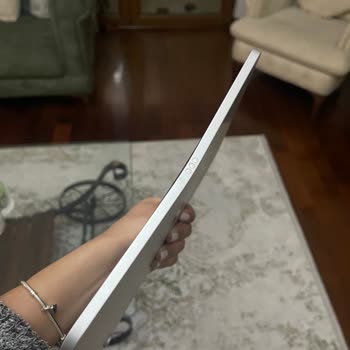 Apple İPad 10. Nesil Yamuldu