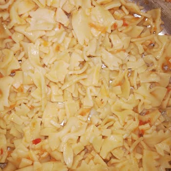 Piyale Kelebek Makarna Dağıldı